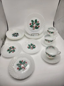 Termocrisa Milk Glass Christmas Holly Berry Dinnerware 17 Pc Set Mexico T3 - Picture 1 of 14