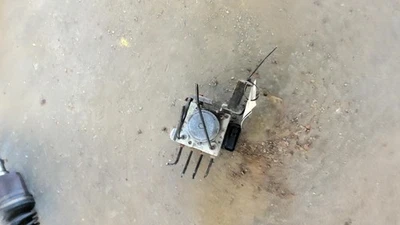 Modulador ABS usado se adapta a: Honda Civic 2009 conjunto modulador CPE 1,8 L ABS ABS DX Foto 1 de 4