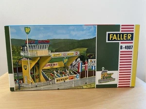 Faller B-4907 - BP Grandstand w/ Original, Sealed Box - 1960s-70s, HO scale - Picture 1 of 6
