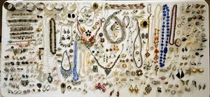 Huge Vintage Signed Designer Jewelry Lot 260pc Rhinestone Trifari Monet Haskell+ - Picture 1 of 24