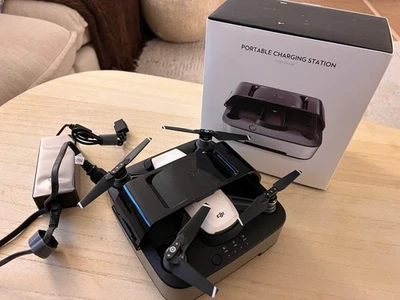 Drone con cámara DJI Spark blanco alpino + estación de carga portátil DJI Foto 1 de 4