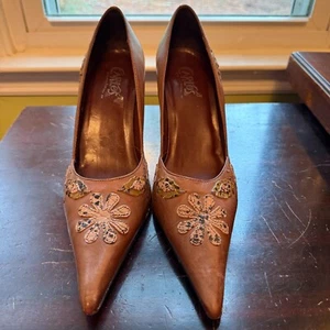 Carlos Santana PLUSH Shoes Pumps 8M Brown Leather Patchwork Floral Heels EUC - Picture 1 of 18