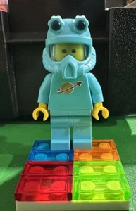 New Color LEGO Classic Teal Blue Spaceman With Space Miner Helmet & Yellow Air - Picture 1 of 3