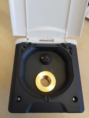 Conexión de ducha exterior Fawo con interruptor para bomba - cámper puerta magnética blanca Foto 1 de 4