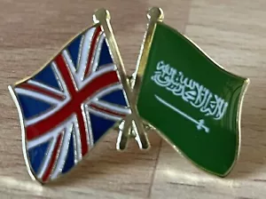 UK & SAUDI ARABIA Flag Country Metal Lapel Pin Badge Friendship - Picture 1 of 1