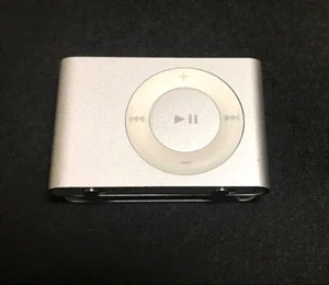 Apple iPod Shuffle 2nd Gen Silver - Picture 1 of 7