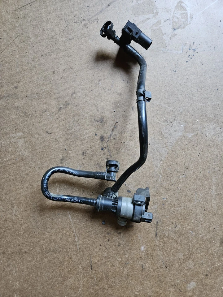 BMW 328I 2014 sedán, válvula de ventilación de bote/manguera N26 Foto 1 de 1