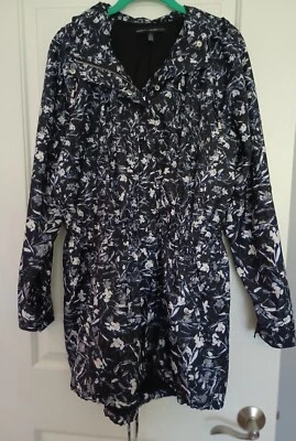 Ветровка White House Black Market с синим и черным цветочным узором с длинной зауженной талией... - Изображение 1 из 4