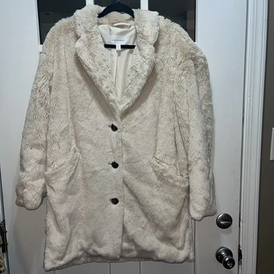 Abrigo de peluche de felpa Popsugar para mujer talla M marfil suave piel sintética de gran tamaño cuadrado Foto 1 de 4