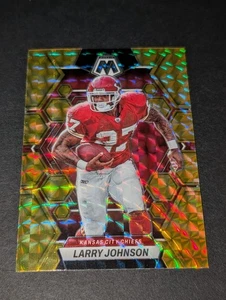 Mosaico de oro 2023 #117 Larry Johnson casi nuevo Panini Prizm No. 117 - Imagen 1 de 2