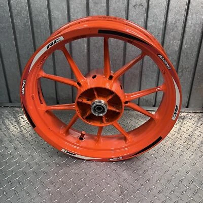 Llanta trasera 17 KTM RC390 RC 390 recta 17x4 OEM Foto 1 de 4