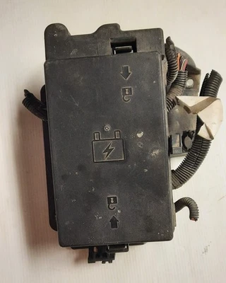 2005 Chevy Trailblazer Fuse Box - Image 1 of 2