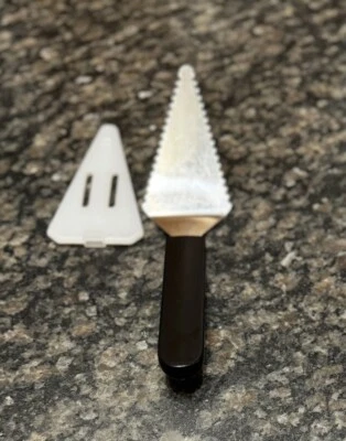 Pampered Chef "Slice 'N Serve" Utensil #1166, Pie Cake Quiche Cutter Server, Exc - Image 1 of 4