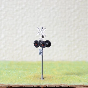 1 x OO / HO scale railroad crossing signal LED made 4 target faces silver #2GR4X - Picture 1 of 5