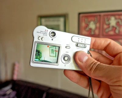 ✅TOP💫 Vintage CASIO EXILIM Digicam EX-S2 Ultra Slim Digitalkamera CCD Sensor - Bild 1 von 4