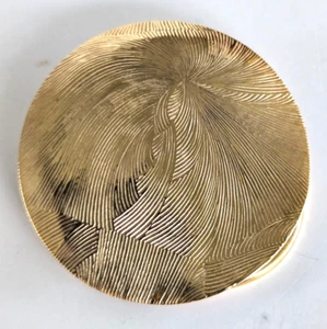 Vintage Striated Textured Gold Tone Round Scarf Clip 1-5/16" - Picture 1 of 3