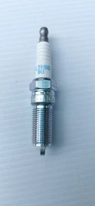 Genuine Jaguar XF / XJ / XE / F-Pace Spark Plug 2.0L Petrol Turbo C2D59621 - Picture 1 of 2