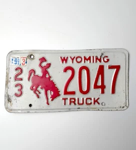 Vintage 1988 Wyoming LKW Nummernschild mit 1991 Etikett Sublette County 23-2047 - Bild 1 von 4