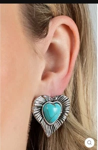 Paparazzi Jewelry Rustic Romance Turquoise/Silver Post Earrings - Picture 1 of 2