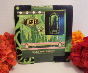 Wicked Ultra Soft Throw Blanket ๐๐40" X 50" NEW - Picture 1 of 6