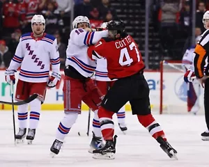 Paul Cotter Fighting Vincent Trocheck New Jersey Devils 8x10 NHL Hockey Photo - Bild 1 von 1