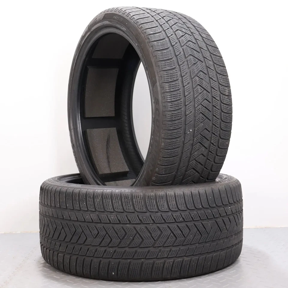 2x Winterreifen Pirelli Scorpion Winter 285/35R22 106V XL DOT21 4,5-5mm 2853522 - Bild 1 von 4