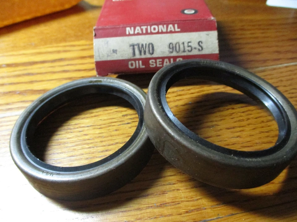 1962 63 64 65 66 67 68 69 7071 + CHEVROLET & GMC TRUCK + Front Wheel Seals NOS Foto 1 de 1