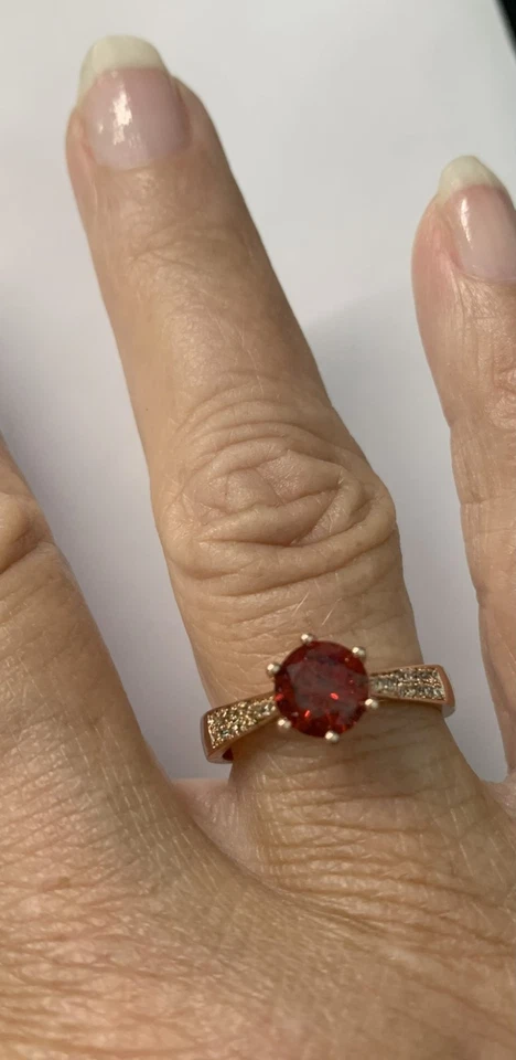 1.51 CZ round Cut Ruby Colored Rose gold Band ring Size 9 - Image 1 of 1