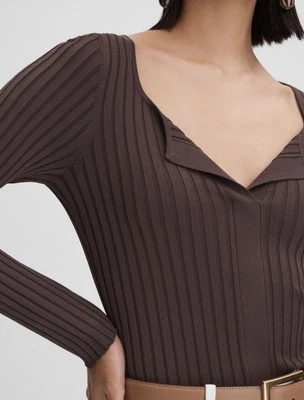 $196 Reiss Mujer Jersey Mediano Marrón Borgoña Cuello en V Cuello Abierto Top Foto 1 de 4