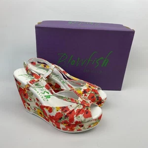 Neu Blowfish Keilabsatz Sandalen Tindra UK 7 EU 40 weiß Blumen Stoff Knöchelriemen - Bild 1 von 11