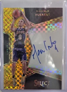 Panini Select Signatures 2016-17/10 oro Marcelo Huertas #17 automático - Imagen 1 de 2