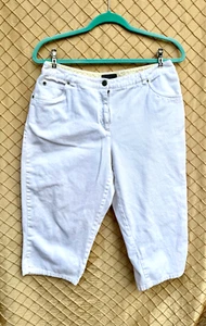 Westbound Petite Essentials Size 12P Women's White Capri Pant 5 Pocket - Picture 1 of 2