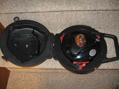 NUEVO Robot Automático de Limpieza de Parrilla Grillbot Cepillos de Nylon CARGADOR Y ESTUCHE RÍGIDO Foto 1 de 4