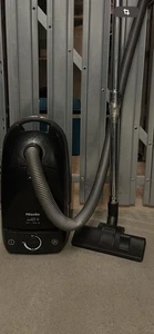 Miele Staubsauger S 381 Parkett. Voll funktionsfähig und vollständig. - Bild 1 von 3