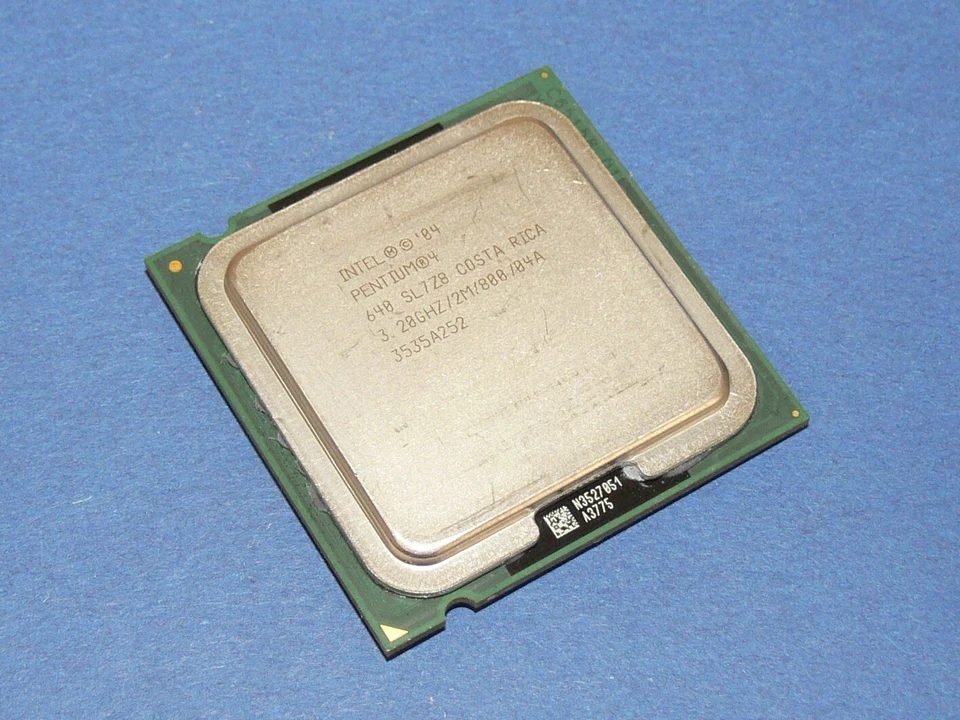 Intel Pentium 4 SL7Z8 3,2 GHZ Processor CPU Socket 775 - Image 1 of 1