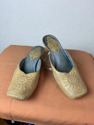 Indigo by Clarks Talla 7M Cuero Mules Beige Tacones Sandalias Zapatos Slides Foto 1 de 4