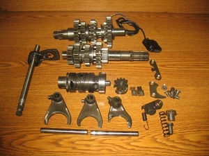 1978 SP370 TRANSMISSION + SHIFT DRUM + FORKS + SHAFT SUZUKI SP 370 1978-1979 - Picture 1 of 12