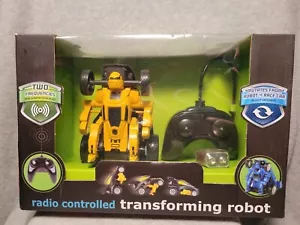 The Black Series Radio Controlled R/C Transforming Robot New in Box 27 MHz B4 - Picture 1 of 9
