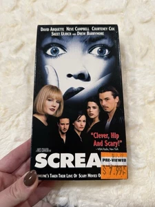 Scream 1 (1996) VHS Wes Craven Neve Campbell, Drew Barrymore Blockbuster Sticker - Bild 1 von 7