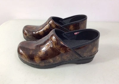Sanita Patent Leather Clogs Glossy Brown Womens 38 - Image 1 of 4