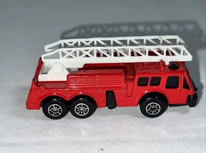 Vintage Maisto Diecast Toy Car Fire Truck Red with White Ladder - Picture 1 of 6