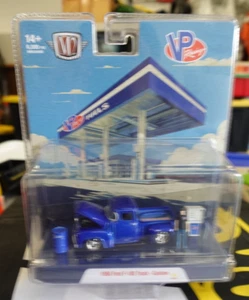 M2 Machines Diorama VP Racing 1956 Ford F-100 Truck Custom 1/64 - Picture 1 of 2