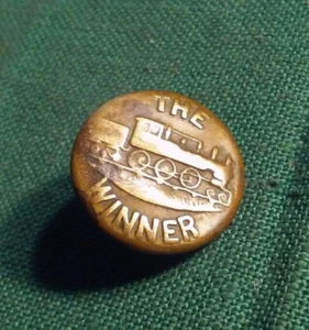 RARE ANCIEN BOUTON laiton général laiton locomotive train le vainqueur - Photo 1/3