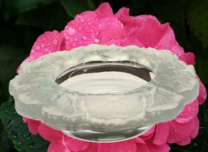 Crystal Frosted Glass Wine Bottle Coaster Barolac Geranium Relief 2 lbs Chipped - Picture 1 of 14