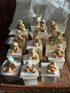 Konvolut 12 Cherished Teddies mit Boxen Vintage Sammlerstücke und Zertifikate + Becher - Bild 1 von 8