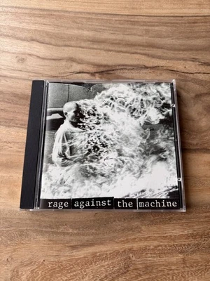 RAGE AGAINST THE MACHINE – RAGE AGAINST THE MACHINE • Rock Funk Metal Hip Hop - Bild 1 von 3