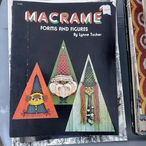 MACRAME MAGIC Vintage 1975 Craft Book Plant Hangers - Picture 1 of 16