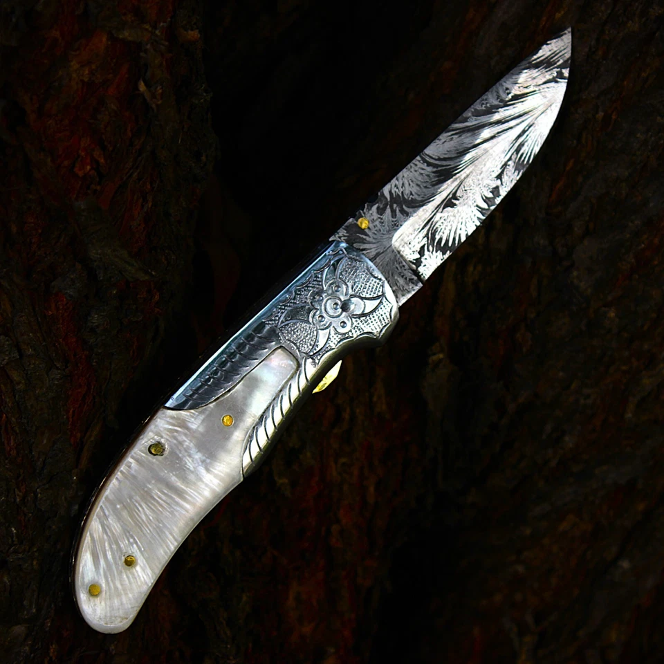 Handmade Feather Damascus steel Liner Lock pocket Folding Outdoor Hunting knife - Image 1 of 4