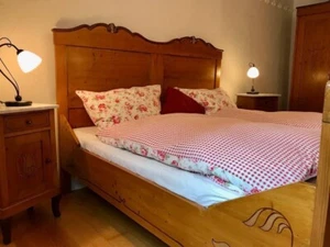 Bauernschlafzimmer Massivholz, handbemalt - Bild 1 von 15