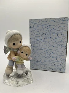 Precious Moments 710018 Always Here um Sie zu führen und zu schützen Figur Eislaufen - Bild 1 von 4